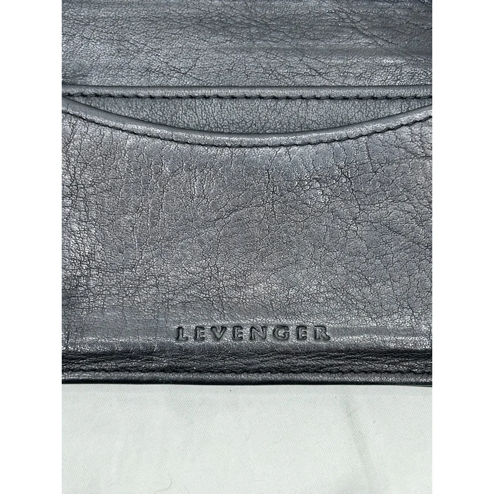 Levenger black leather credit card ikm logo embossed Small wallet